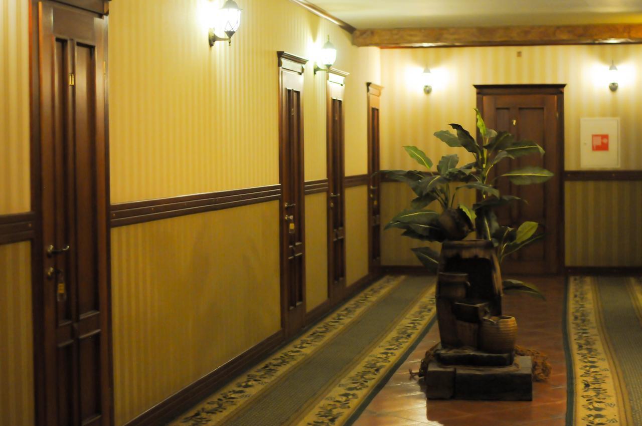 Don Kihot Hotel Novovolyns'k Ngoại thất bức ảnh